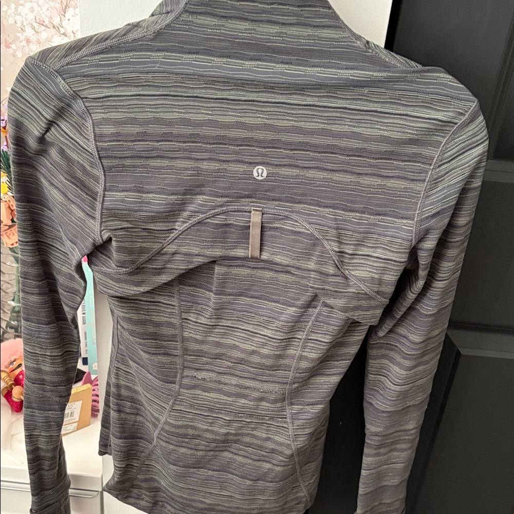 Lululemon Define Jacket - Picture 5 of 5